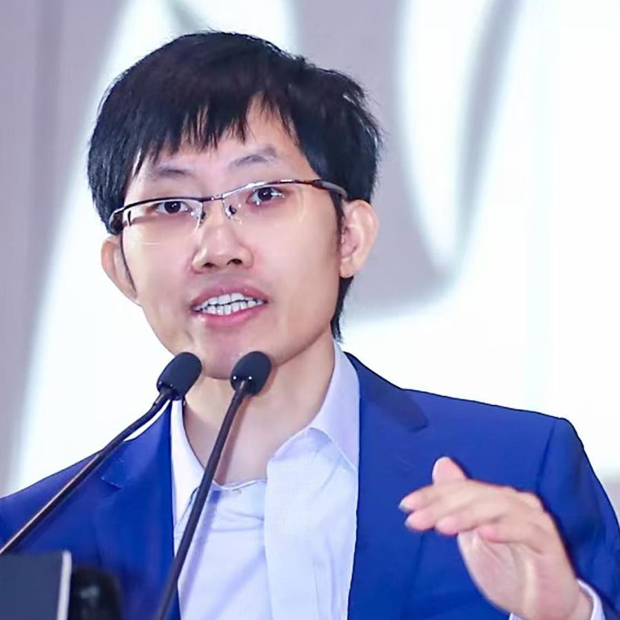 梁文锋个人照片